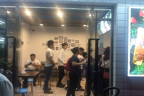 奶茶店生意火爆