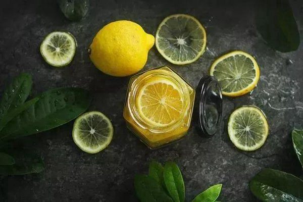 奶茶店选用天然食材