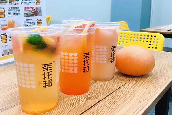 你觉得味道一般的奶茶店，为什么有这么多人排队?